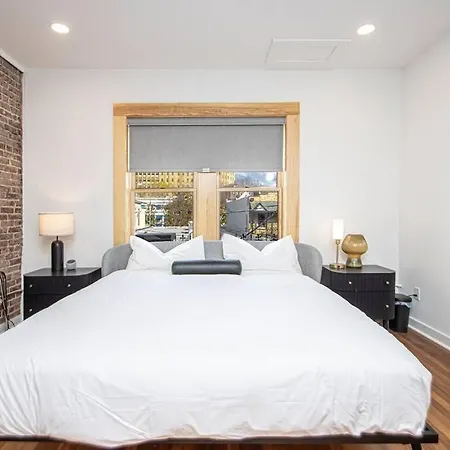 King Bed Stylish Studio In Heart Of Downtown Room # 200 Hot Springs Exterior photo